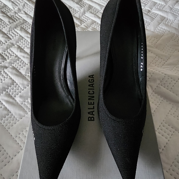 BNIB 36.5 Balenciaga Velvet Pumps - Picture 5 of 7